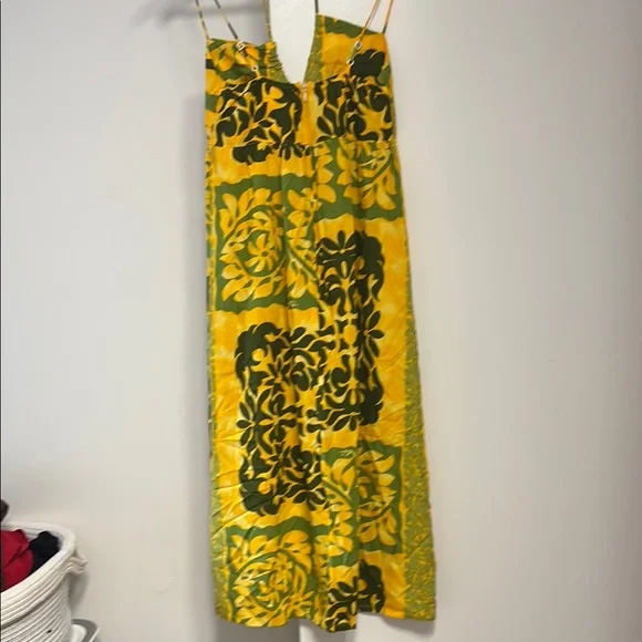 Manuhealii Dress - Picture 2 of 5